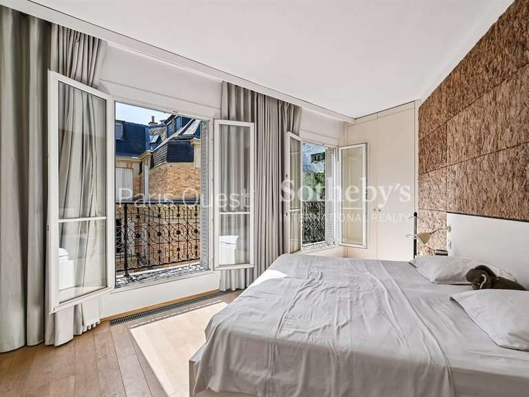 Appartement Paris 16e - 3 chambres - 180m²