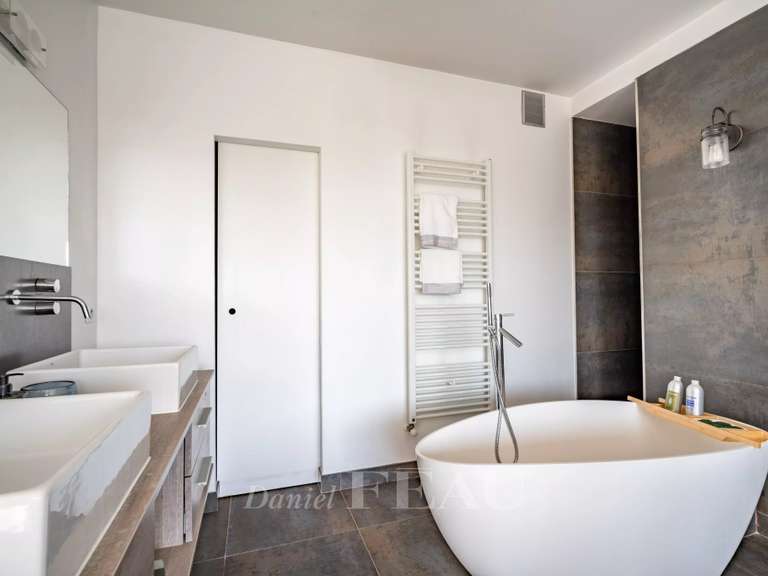 Appartement Paris 16e - 3 chambres - 121m²