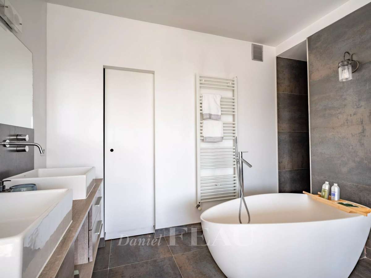 Apartment Paris 16e
