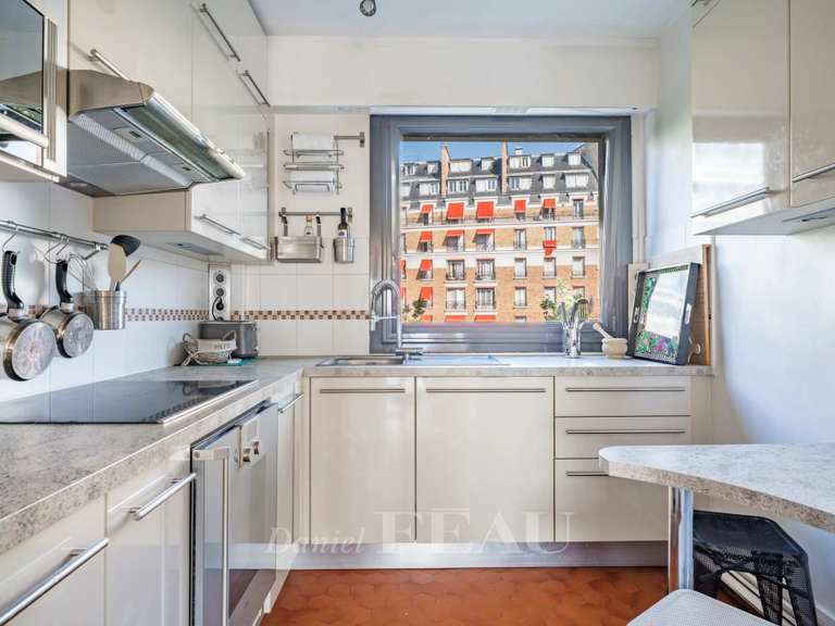 Appartement Paris 16e - 3 chambres - 121m²