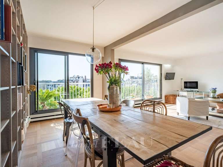 Appartement Paris 16e - 3 chambres - 121m²