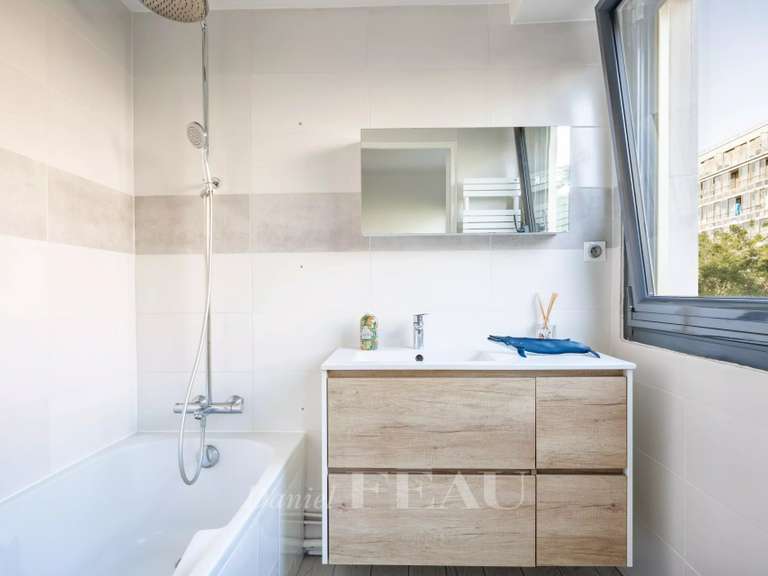 Appartement Paris 16e - 3 chambres - 121m²
