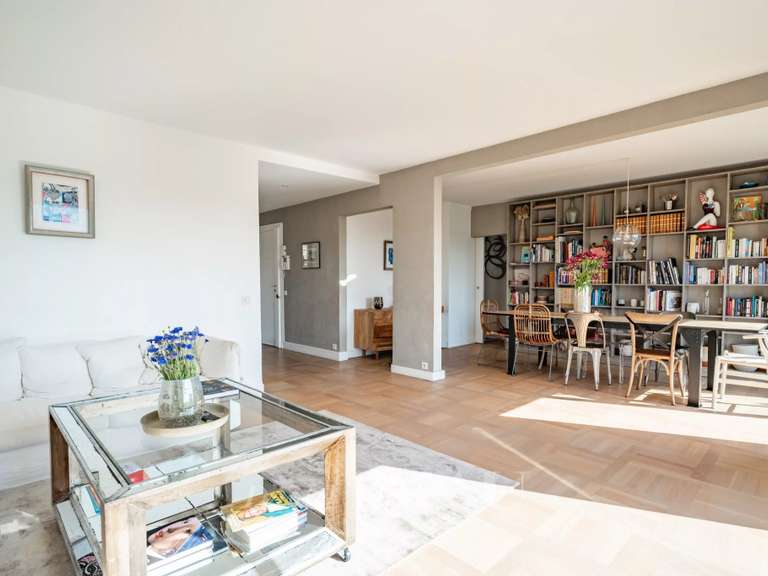 Appartement Paris 16e - 3 chambres - 121m²