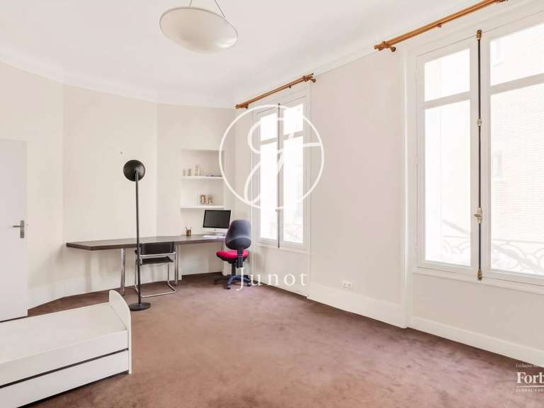 Appartement Paris 16e - 5 chambres - 374m²