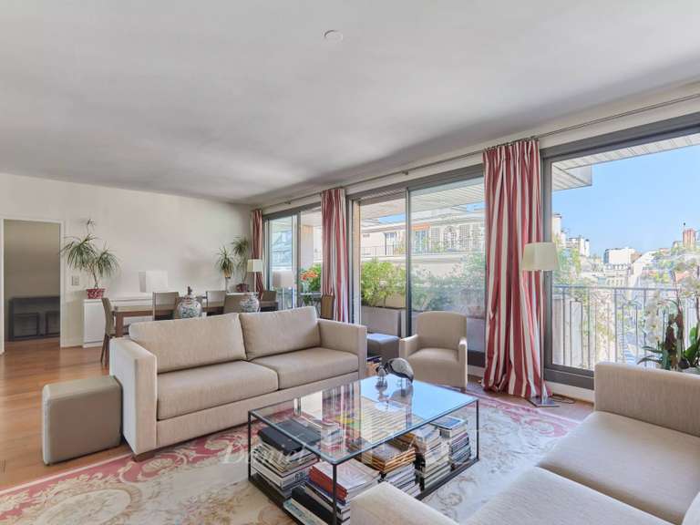 Appartement Paris 16e - 2 chambres - 133m²