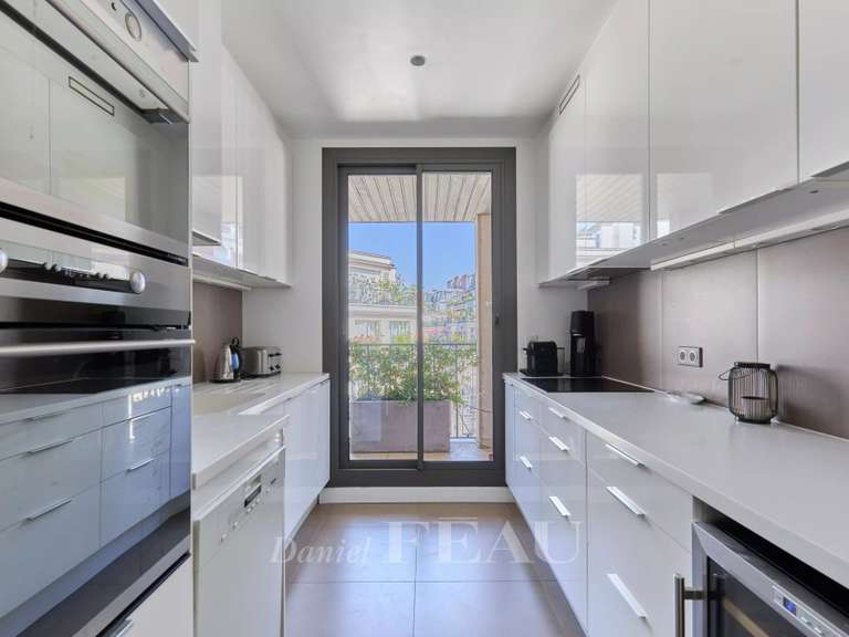 Appartement Paris 16e - 2 chambres - 133m²