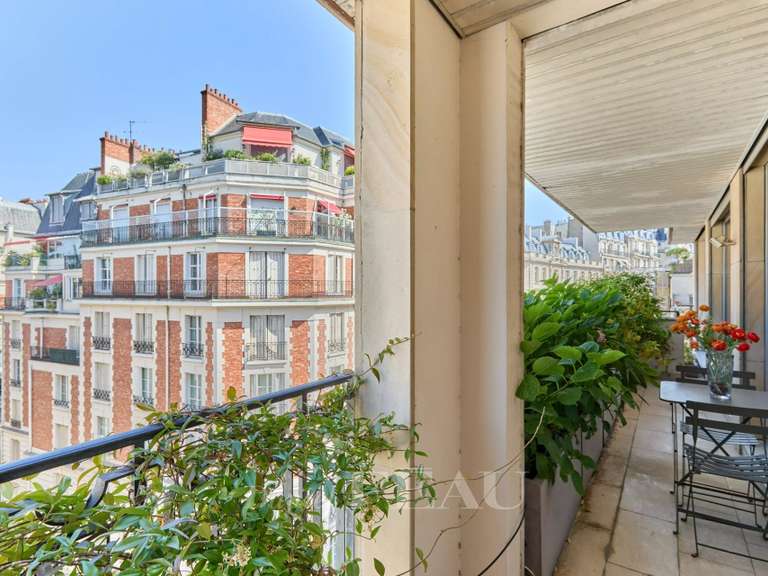 Appartement Paris 16e - 2 chambres - 133m²