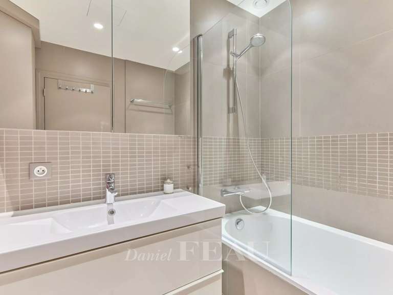 Appartement Paris 16e - 2 chambres - 133m²