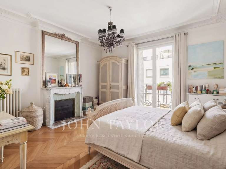 Appartement Paris 16e - 4 chambres - 212m²