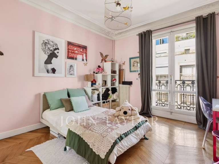Appartement Paris 16e - 4 chambres - 212m²