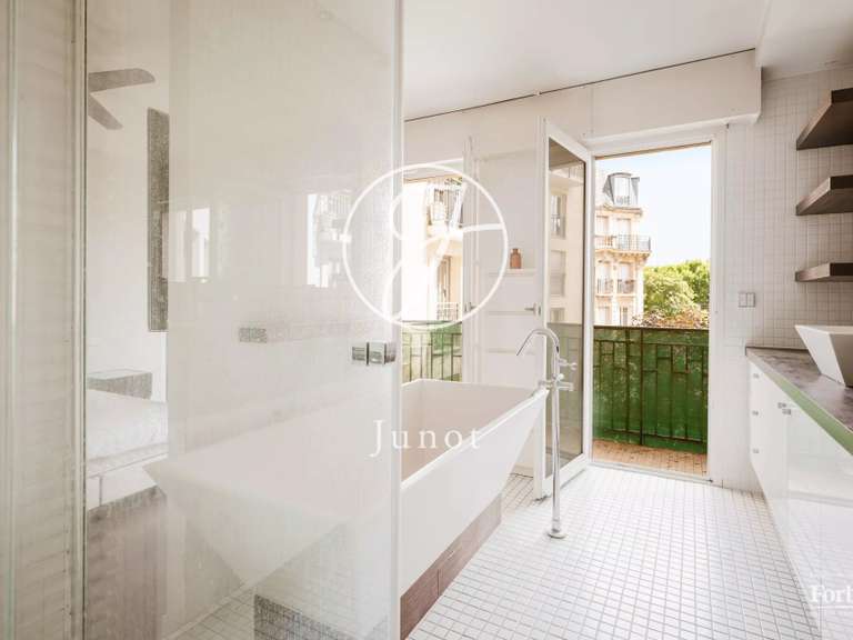 Appartement Paris 16e - 4 chambres - 195m²