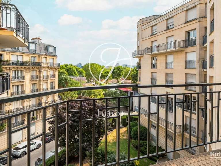 Appartement Paris 16e - 4 chambres - 195m²