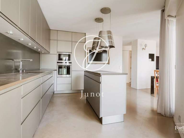 Appartement Paris 16e - 4 chambres - 195m²