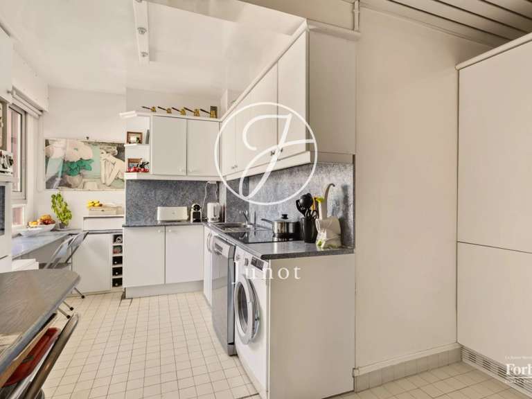 Appartement Paris 16e - 4 chambres - 130m²