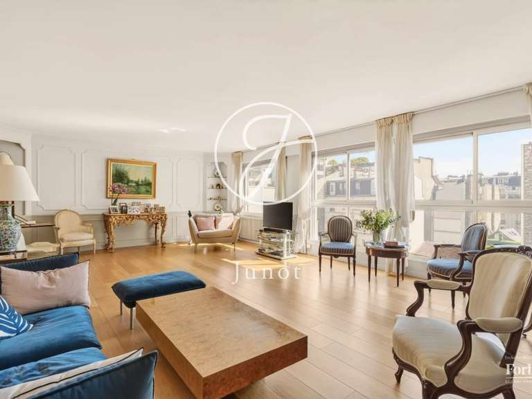 Appartement Paris 16e - 4 chambres - 130m²
