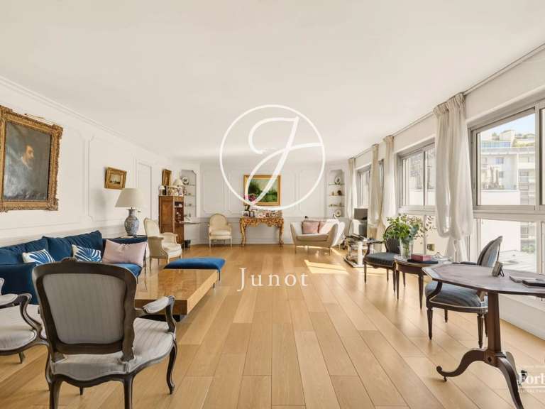 Appartement Paris 16e - 4 chambres - 130m²