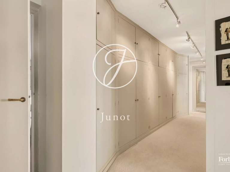 Appartement Paris 16e - 4 chambres - 130m²