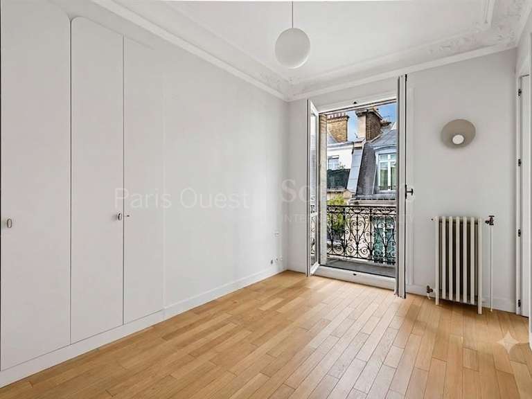 Appartement Paris 16e - 3 chambres - 137m²