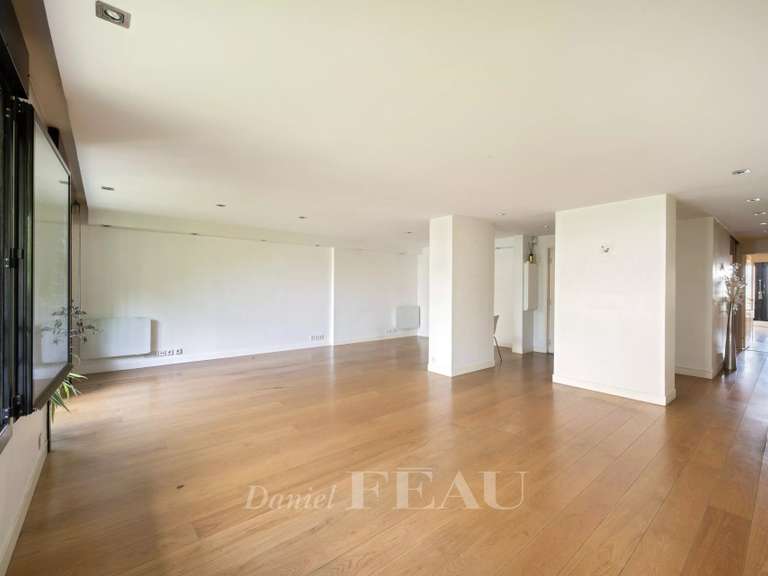 Appartement Paris 16e - 4 chambres - 142m²