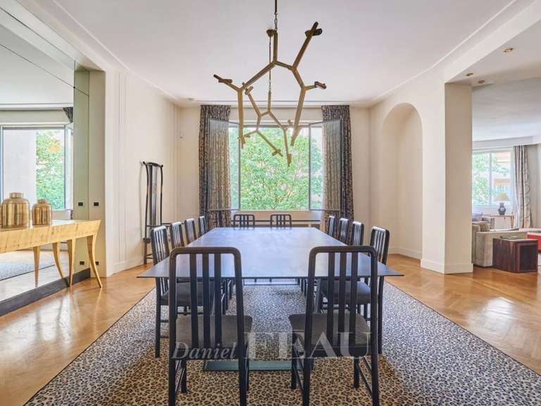Appartement Paris 16e - 4 chambres - 291m²