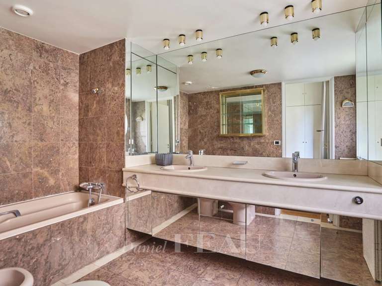 Appartement Paris 16e - 4 chambres - 291m²
