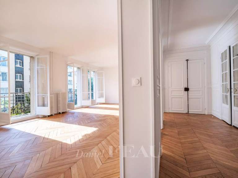 Appartement Paris 16e - 4 chambres - 179m²