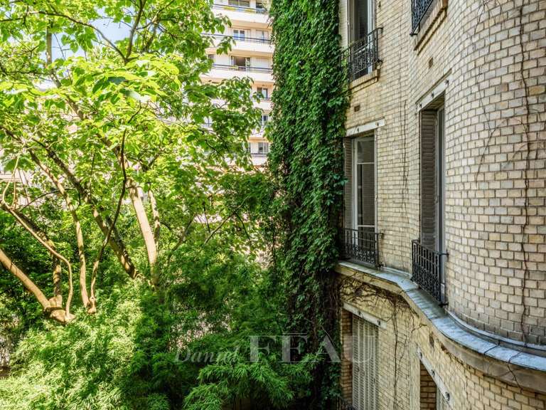 Appartement Paris 16e - 3 chambres - 170m²