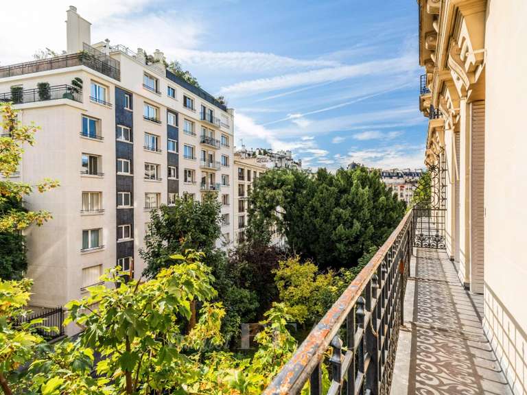Appartement Paris 16e - 4 chambres - 179m²