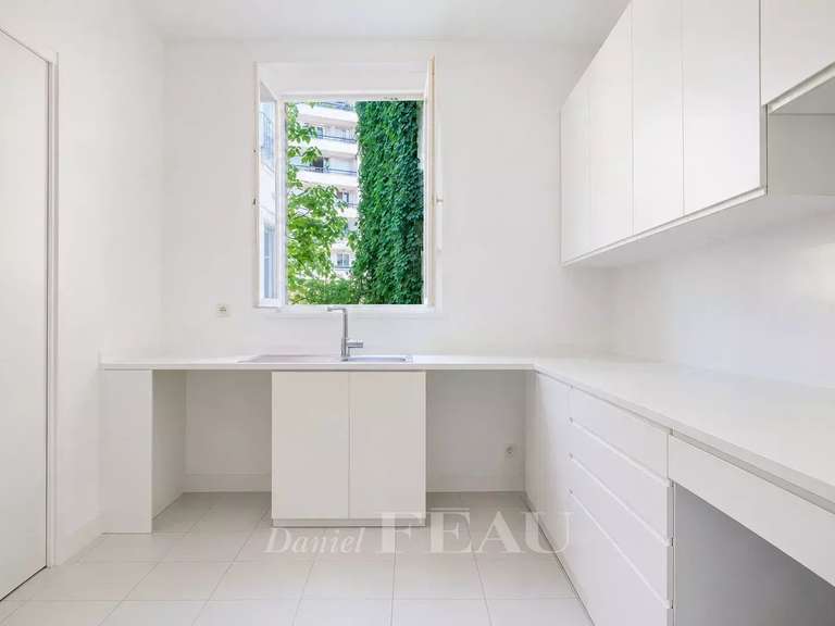 Appartement Paris 16e - 3 chambres - 170m²