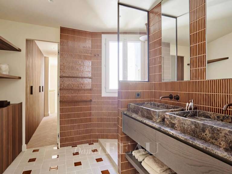Appartement Paris 16e - 2 chambres - 82m²