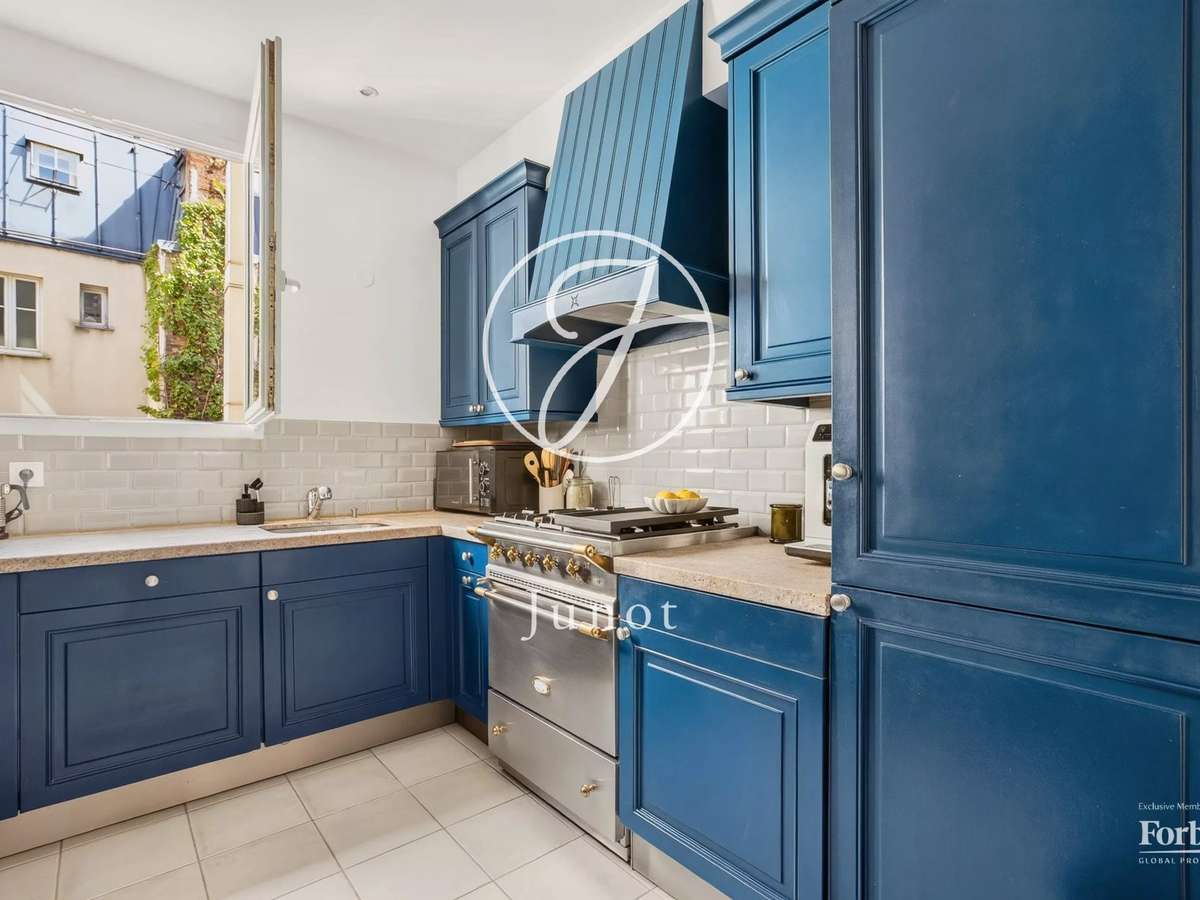 Apartment Paris 16e