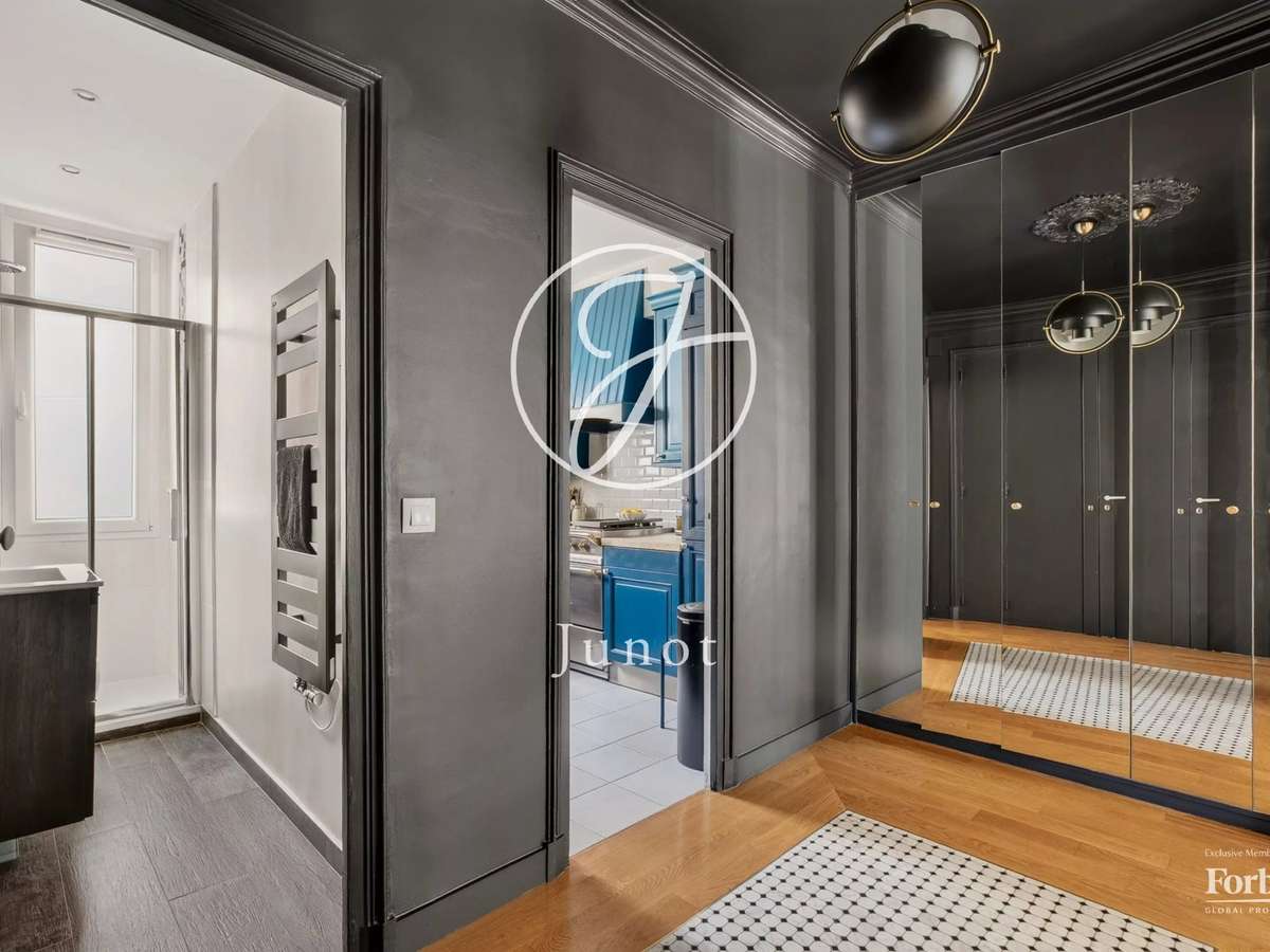 Apartment Paris 16e