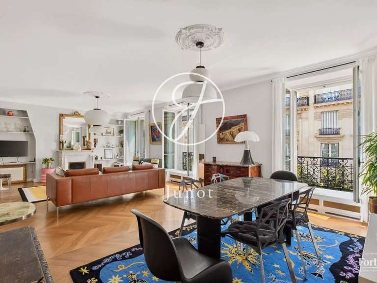 Appartement Paris 16e - 4 chambres - 102m²