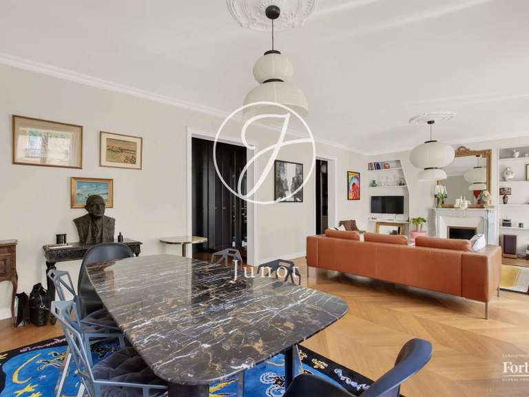 Appartement Paris 16e - 4 chambres - 102m²