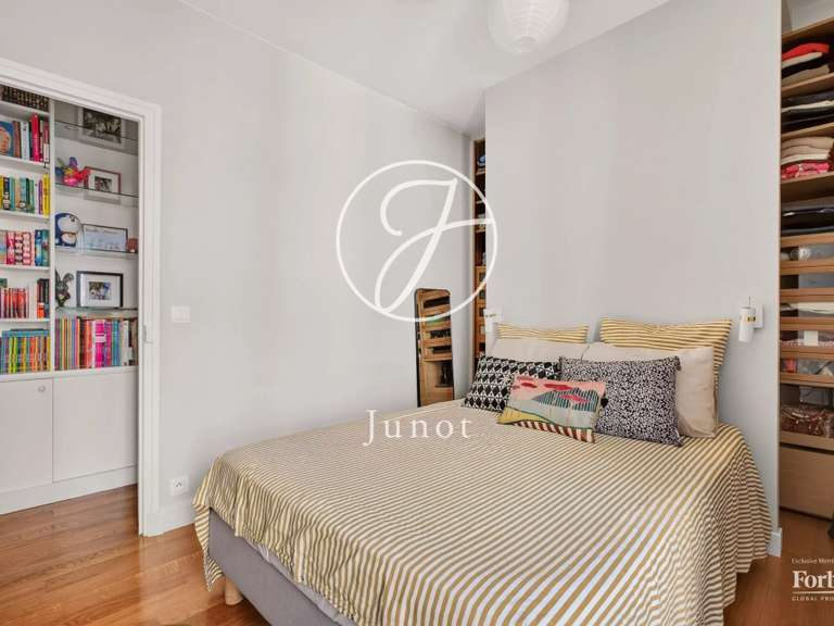 Appartement Paris 16e - 4 chambres - 102m²