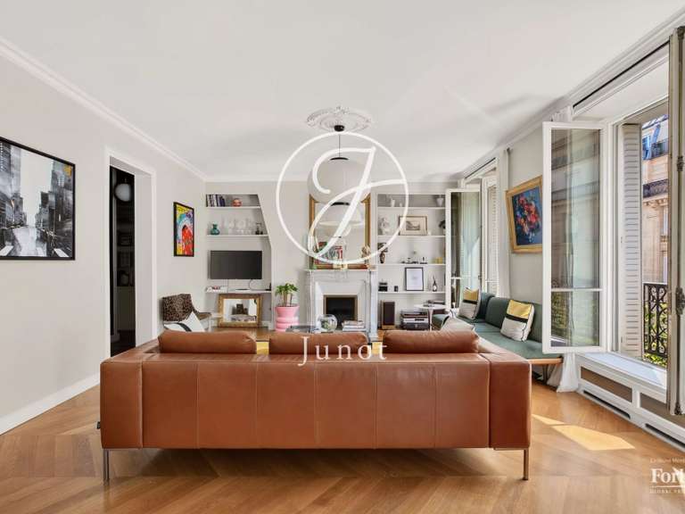 Appartement Paris 16e - 4 chambres - 102m²