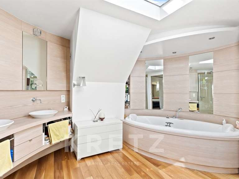 Appartement Paris 16e - 3 chambres - 220m²