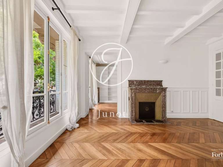 Appartement Paris 16e - 2 chambres - 81m²