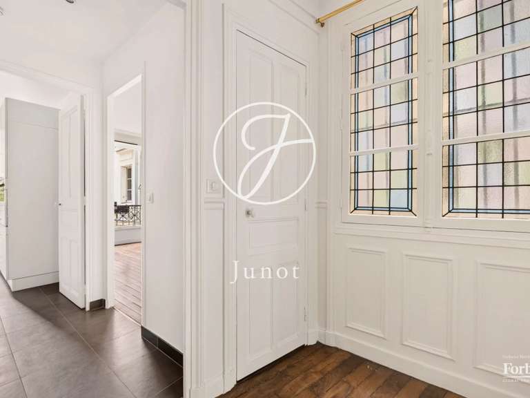 Appartement Paris 16e - 2 chambres - 81m²