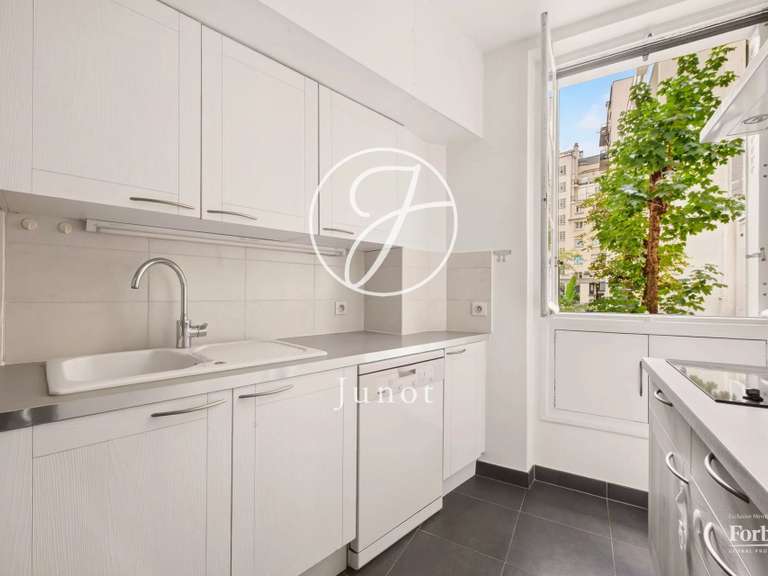 Appartement Paris 16e - 2 chambres - 81m²
