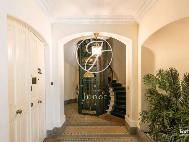 Appartement Paris 16e - 2 chambres - 100m²