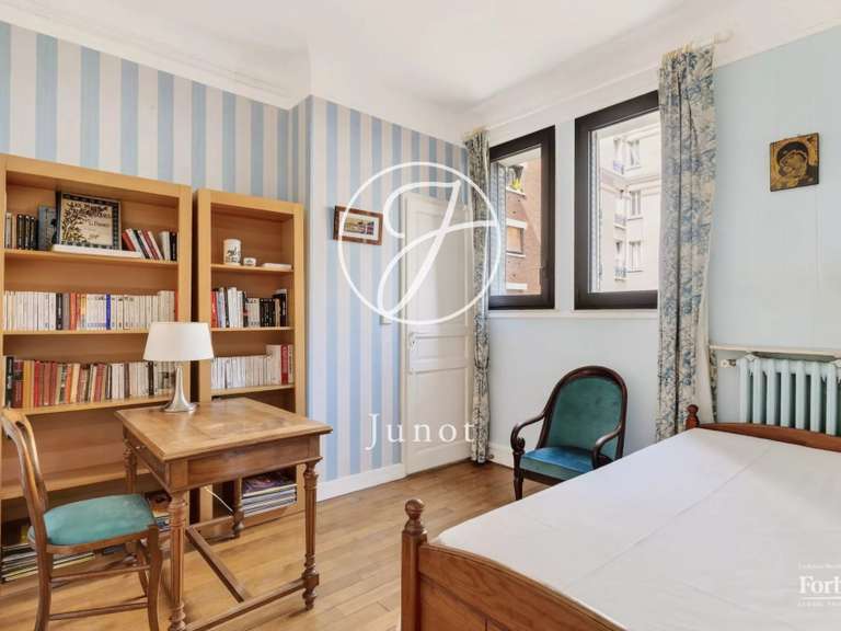 Appartement Paris 16e - 3 chambres - 118m²