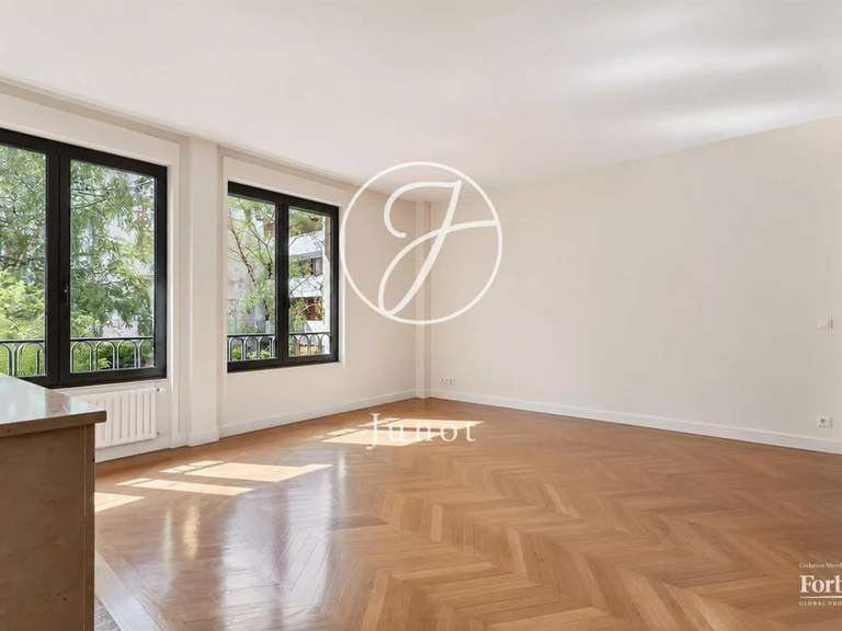 Appartement Paris 16e - 3 chambres - 118m²