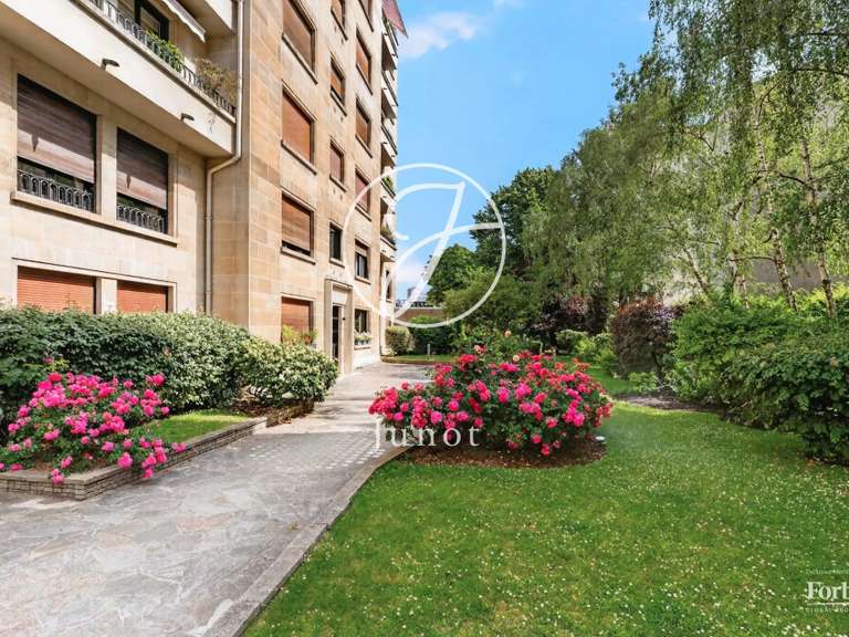 Appartement Paris 16e - 3 chambres - 118m²