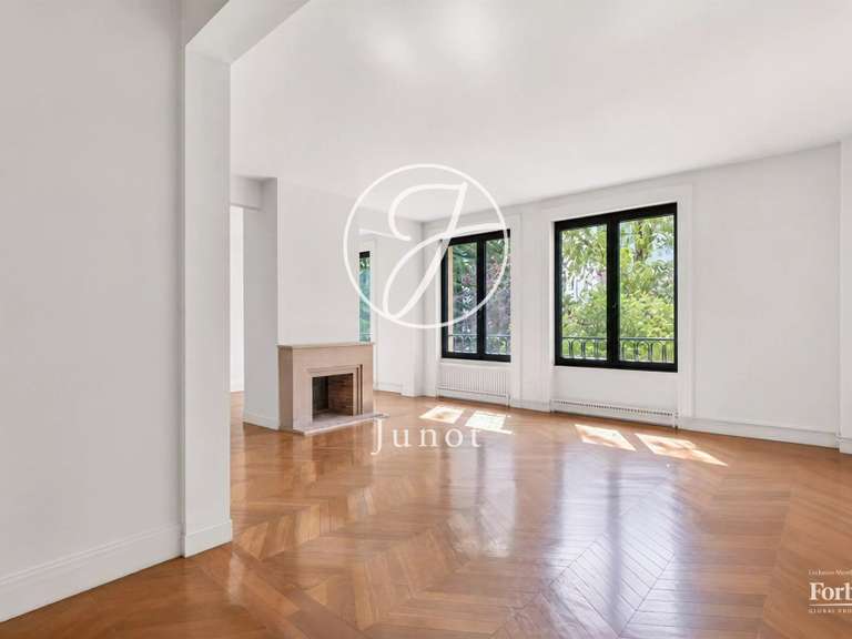 Appartement Paris 16e - 3 chambres - 118m²