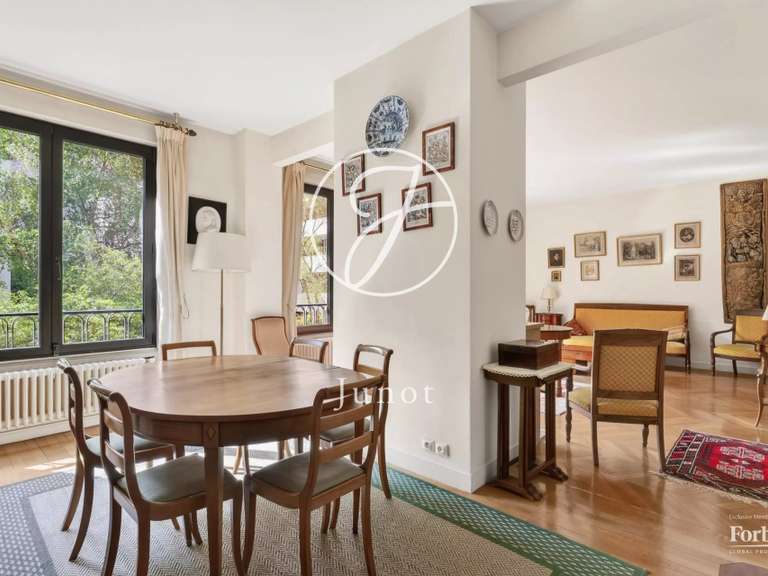 Appartement Paris 16e - 3 chambres - 118m²