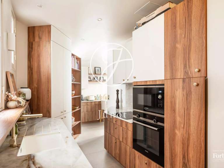 Appartement Paris 16e - 4 chambres - 137m²