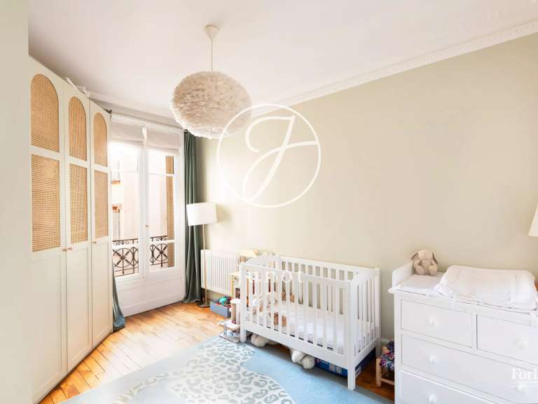Appartement Paris 16e - 4 chambres - 137m²