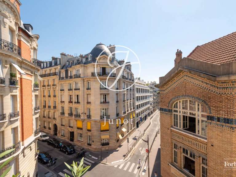 Appartement Paris 16e - 4 chambres - 137m²