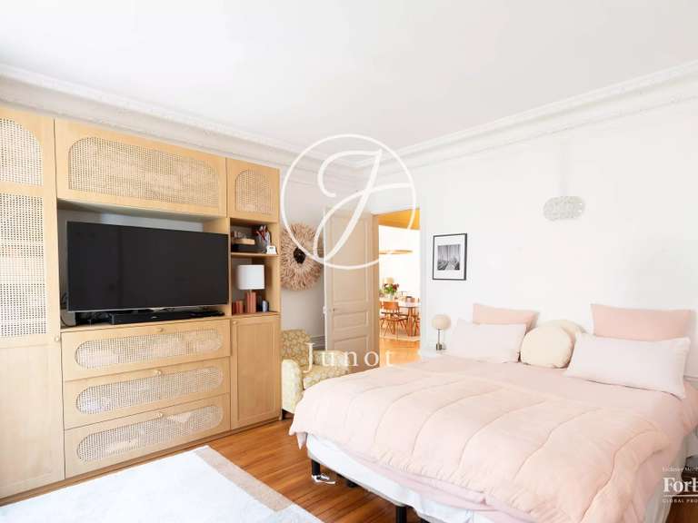 Appartement Paris 16e - 4 chambres - 137m²